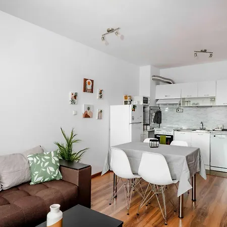 Apartment Terra Vibes 1bd With Fast Wi-fi & Balcony By Flat Mаnager *