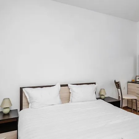 Terra Vibes 1bd With Fast Wi-fi & Balcony By Flat Mаnager *